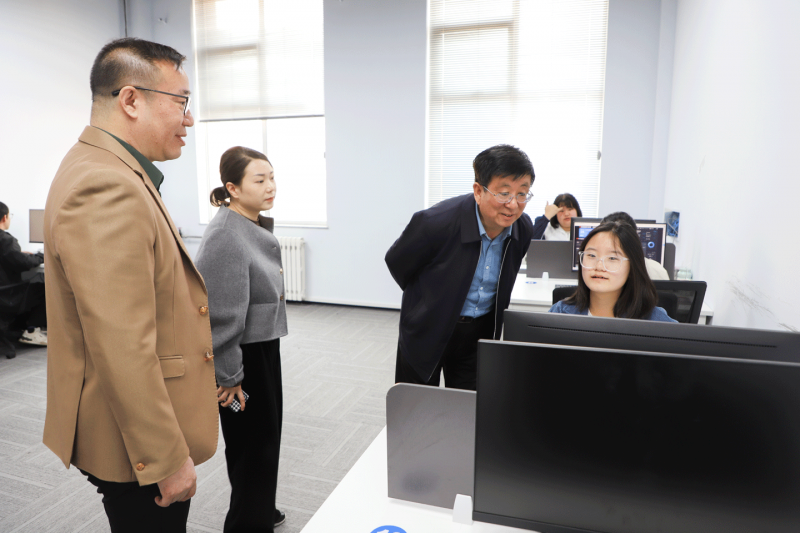 黨委書記馮印濤調研電子商務系全息數字化服務平臺建設