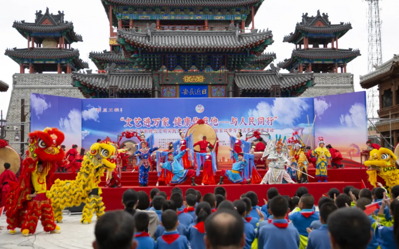 爭(zhēng)一流 當(dāng)冠軍 | 我院星火龍獅團(tuán)受邀參加中國(guó)文聯(lián)文藝志愿惠民演出