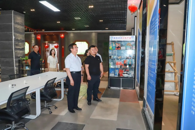 “訪企拓崗”促就業(yè) | 黨委書記馮印濤率隊(duì)赴我市部分企業(yè)考察調(diào)研