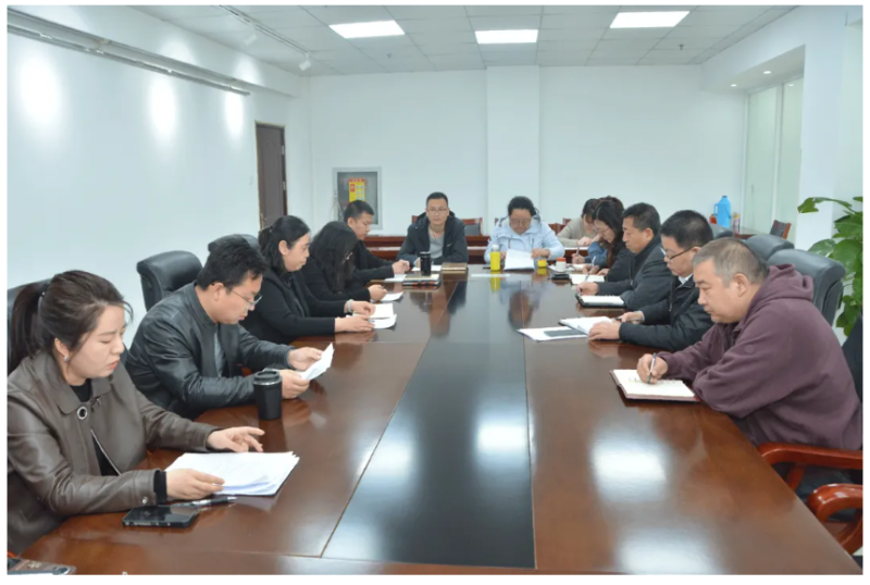 學院召開“發揮黨員作用”和“黨建與教育教學深度融合”專題座談會