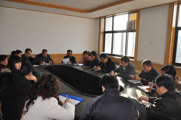 院長王立秋等領導深入學生工作處進行調研