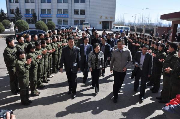 新疆和碩縣領(lǐng)導(dǎo)來(lái)學(xué)院看望新疆培養(yǎng)班學(xué)員