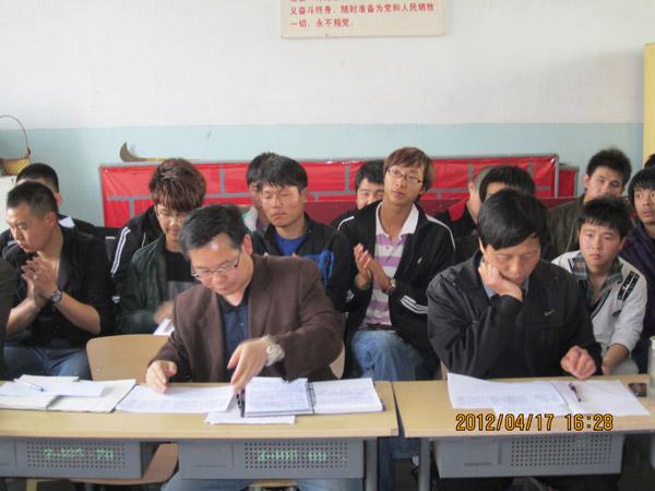 土木工程系率先召開(kāi)“領(lǐng)導(dǎo)聯(lián)系學(xué)生宿舍”活動(dòng)啟動(dòng)儀式