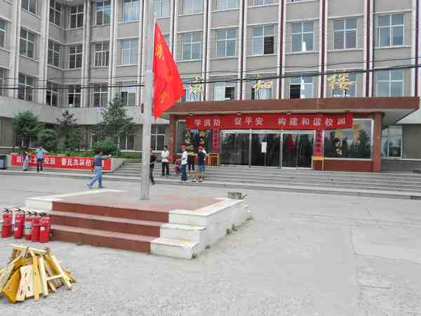 我院組織學生進行逃生及滅火演練