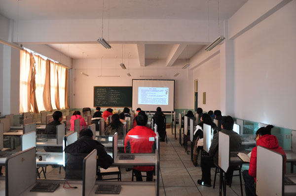 學院領導深入應用外語系調研