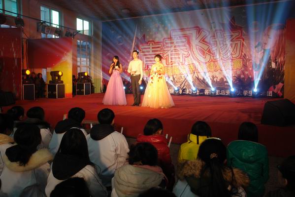 我院“校園歌手暨主持人大賽”落下帷幕