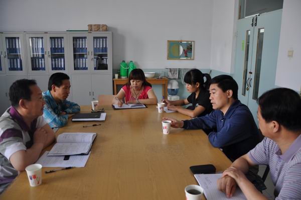 黨委副書記張樹敏到汽車工程系和機械工程系調研