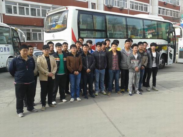 我院25名學生入黨積極分子參加高新區義務獻血活動