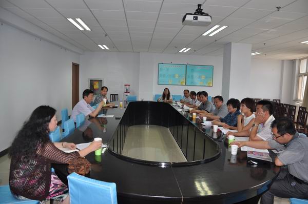 黨委書記胡煒參加機械工程系黨支部活動