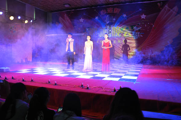 我院舉辦“迎新生 慶國慶”文藝演出活動