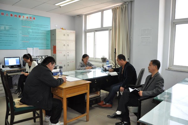 行政二支部開展教育實踐學習交流專題活動