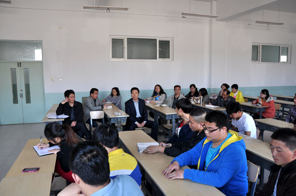 黨委書記胡煒參加機械工程系學生座談會