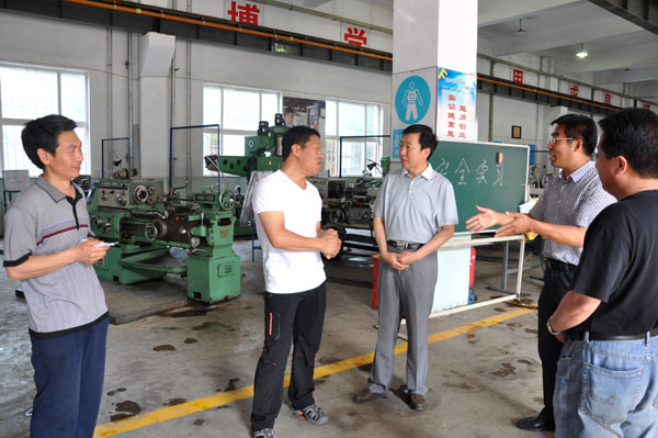 學院領導看望慰問見義勇為先進個人常志剛