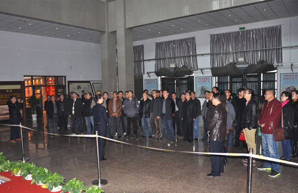 我院組織中層干部參觀預防職務犯罪教育展覽