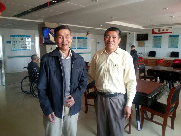 院領導看望慰問意外受傷老教師