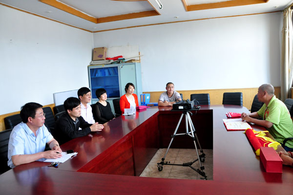 我院學生石曉海熱心公益獻愛心獲贊