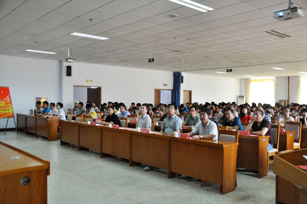 學院舉辦首屆“公寓文化節”優秀作品展示暨表彰大會