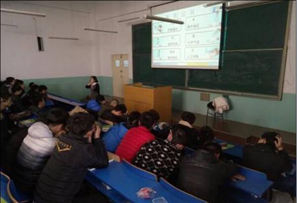 機械工程系舉辦“關愛生命 珍愛健康”急救知識培訓