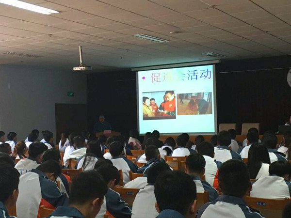 石曉海熱心助力公益活動  事跡報告傳遞正能量