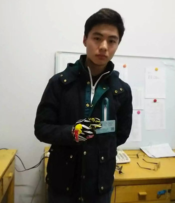 助人為樂展美德 道德高尚樹榜樣