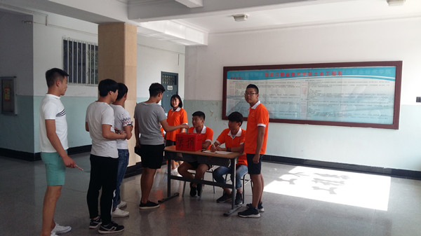 土木工程系舉辦“三下鄉愛心募捐”活動