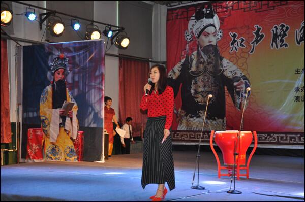 “知聲腔國粹 愛家鄉(xiāng)文華”戲曲進(jìn)校園專場演出在張家口職業(yè)技術(shù)學(xué)院文化活動中心舉行