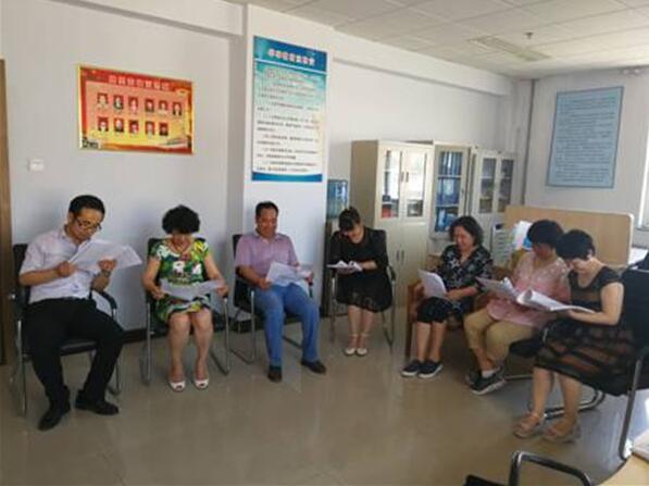 社科部召開(kāi)思政課教師座談會(huì)