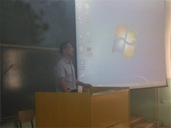 裝飾藝術系、機械工程系師生觀看火災警示教育影片