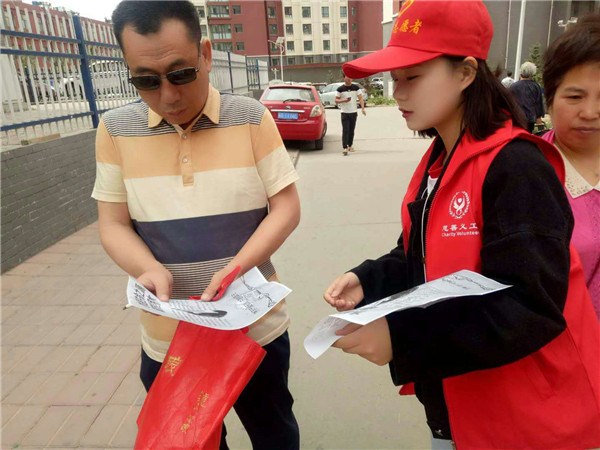 汽車工程系、經理管理系、信息工程系共同開展節約用水活動