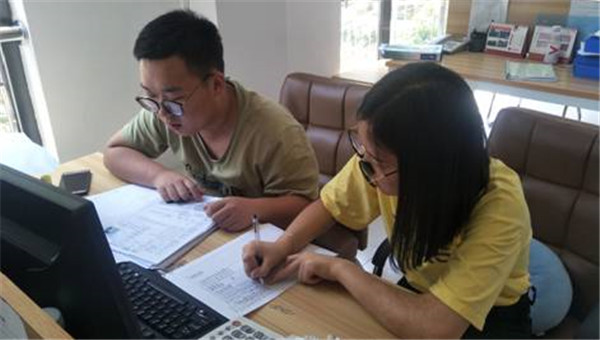 裝飾藝術系協助張家口慈善義工協會開展工作