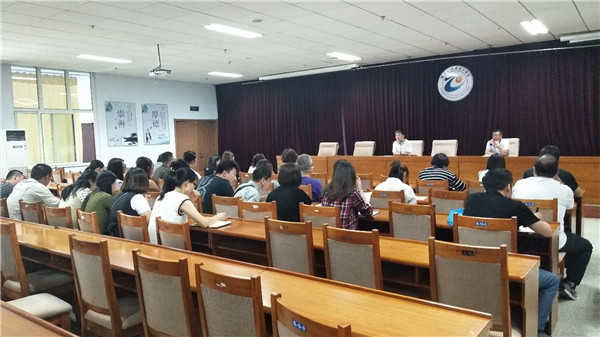 學工處召開2018級新生輔導員培訓工作會