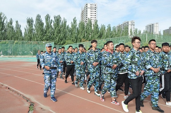 學院2018級新生軍訓風采