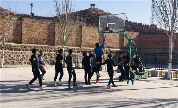 機械工程系舉辦“健體魄·亮青春·展風采”籃球賽