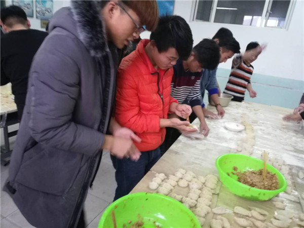 汽車工程系舉辦2018年元旦聯(lián)歡會(huì)