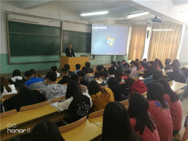 應用外語系入黨積極分子培訓考核工作圓滿結束