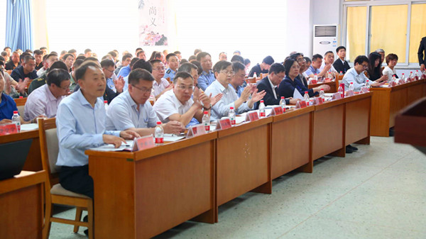 橋東區(qū)退役軍人、現(xiàn)役軍屬就業(yè)創(chuàng)業(yè)項(xiàng)目推介會在我院舉行