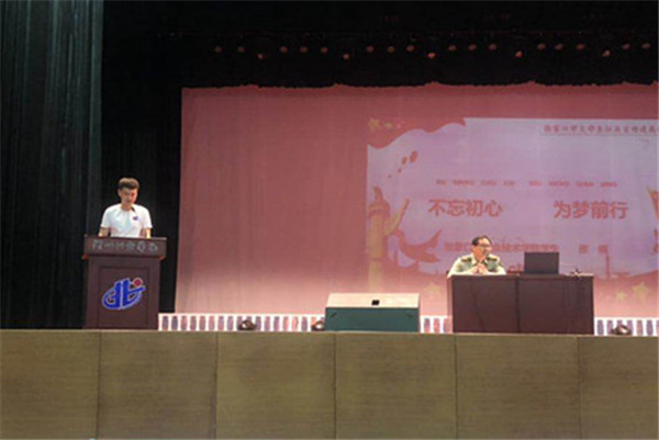 我院師生積極參與高校征兵宣講