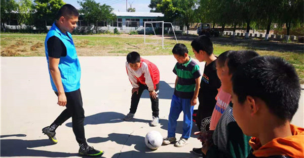 相關系部積極開展社會志愿服務和思想教育活動
