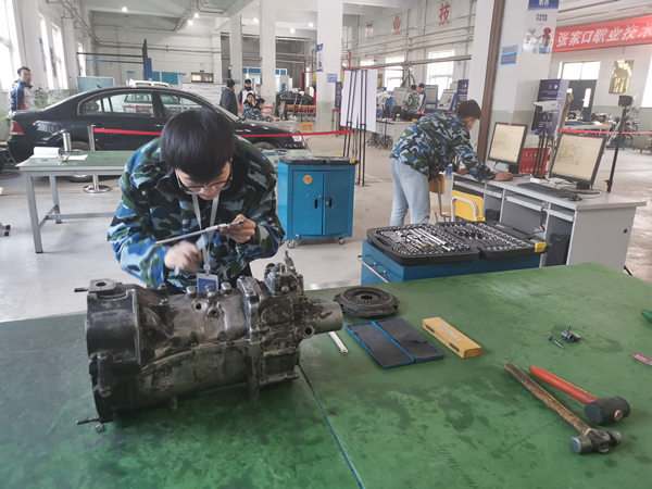 汽車工程系1+X證書考試圓滿落幕