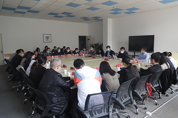 學院黨委召開青年教師座談會