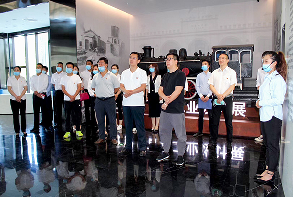 副院長胡偉奇參加系部與企業黨支部共建活動