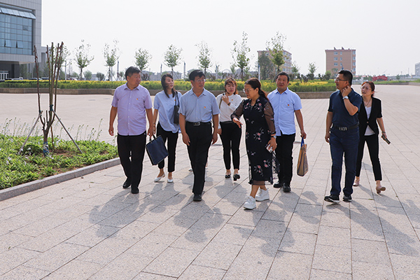 黨委書記馮印濤率隊赴宣化區部分企業考察調研