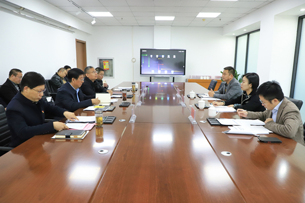 京東教育研究院常務(wù)副院長(zhǎng)龐青一行到訪我院