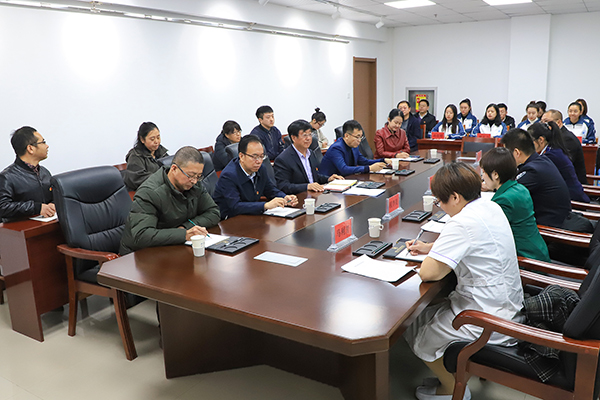 我院師生與巡講活動(dòng)宣講成員進(jìn)行座談