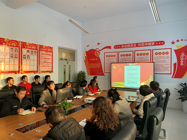 我院師生掀起貫徹黨的十九屆五中全會精神和學習宣講英模奉獻精神的熱潮