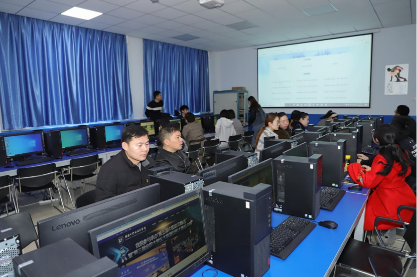 學院開展官網站群系統后臺操作培訓