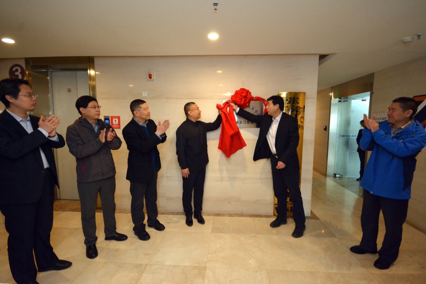 我院與兩家建筑企業簽署校企合作協議