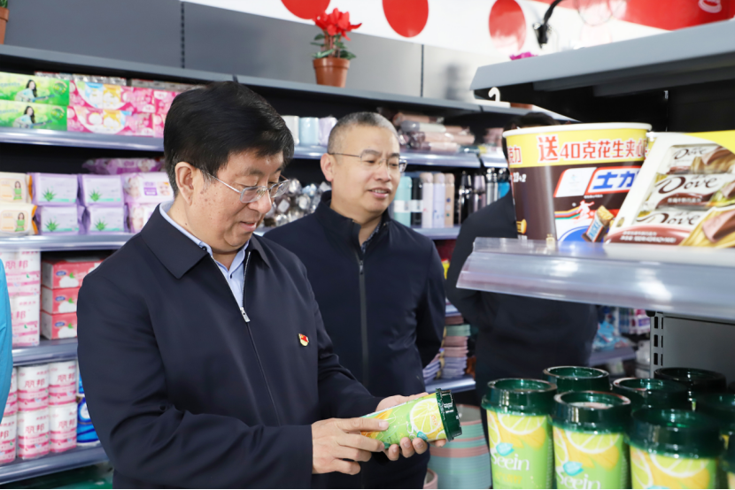 學院領導檢查督導學生返校復學準備工作