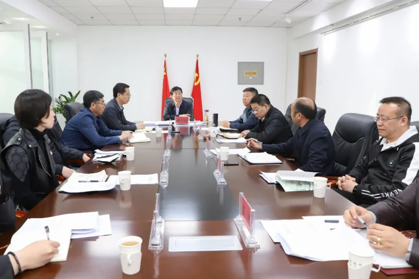 學院黨委理論學習中心組專題學習貫徹習近平總書記、李克強總理關于職業教育工作的重要指示批示精神