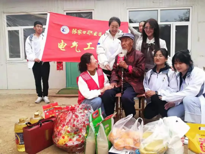 學院各系部多種形式推進黨史學習教育深入開展